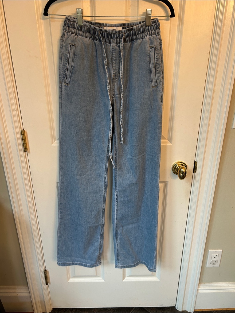 Mica Los Angles high rise elastic waist women’s wide leg jeans in light wash